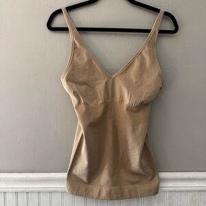 Nearly Nude Seamless Shapewear Tank Top Nude Size M/L NWT